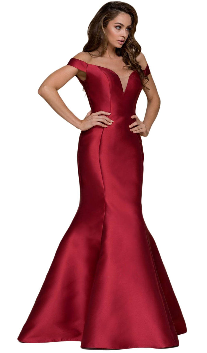 Plunge Detailed Off Shoulder Mikado Trumpet Evening Gown
