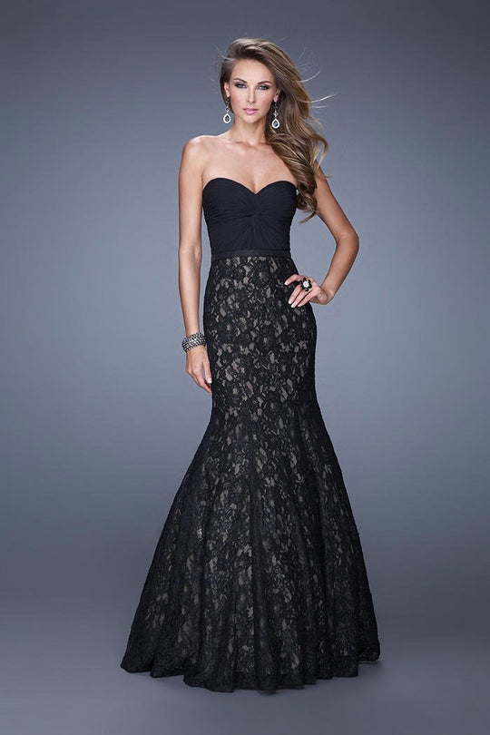 La Femme - 21046 Twisted Sweetheart Lace Mermaid Dress in Black