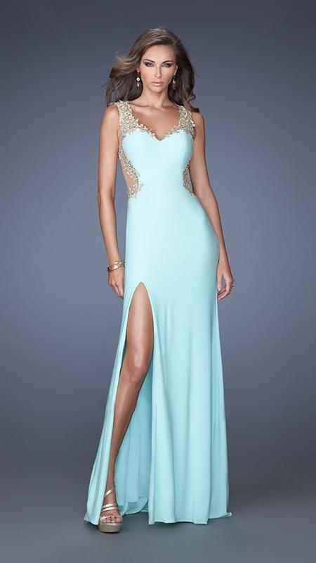 La Femme - Lace Embellished Sweetheart Sheath Dress 19838 In Green