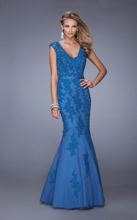 La Femme - Floral Fitted Cap Sleeves Evening Gown in Blue