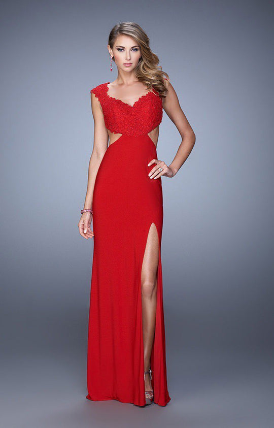 La Femme - 21082 Lace Sweetheart Sheath Dress In Red