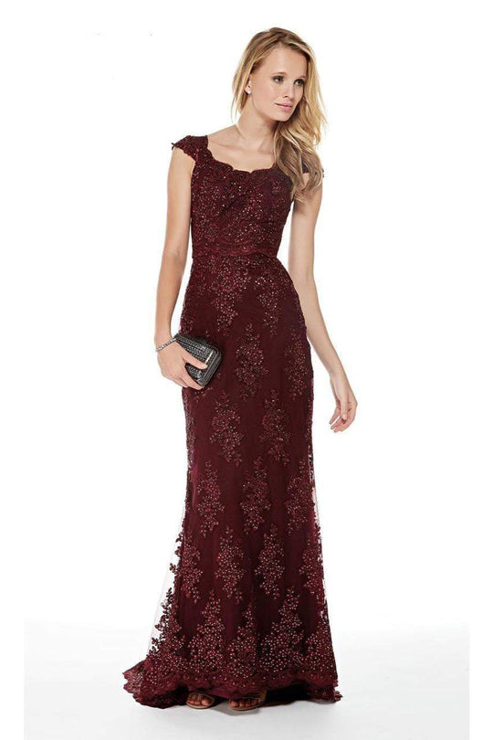 Scalloped Lace Sheath Evening Dress in Red