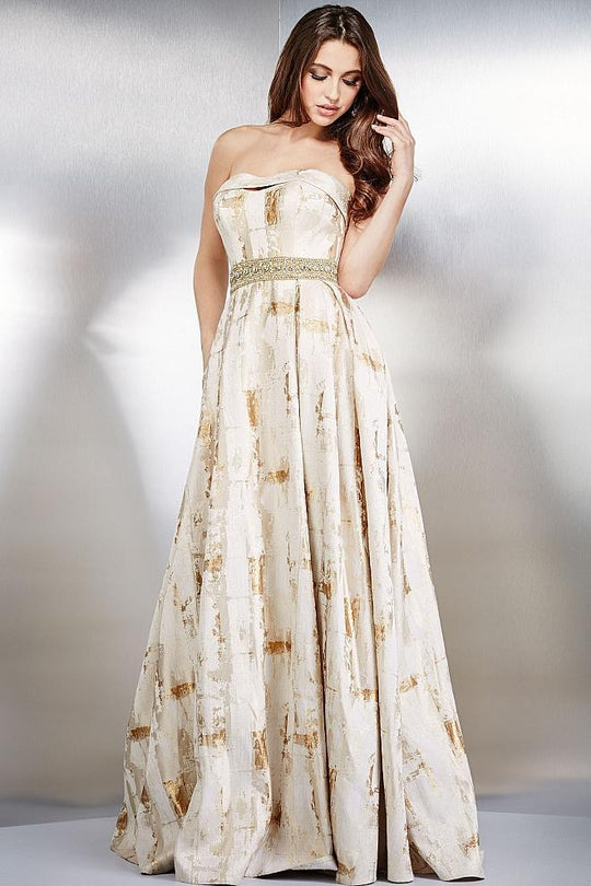 32516 Embellished Semi-sweetheart Ballgown