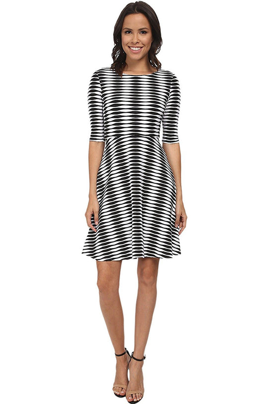 Donna Morgan - D2074M Wavey Jersey Knit Dress in Black and White