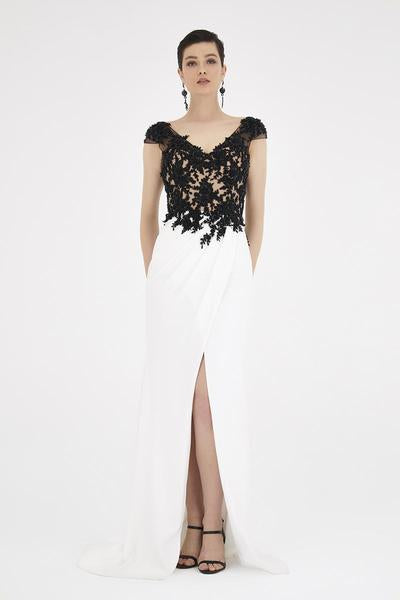 Saboroma - 4442 Lace Applique V-neck Trumpet Dress In Black and White
