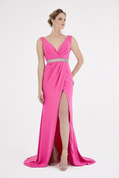 Saboroma - 4447 Pleated Plunging V-Neck Dress with Slit In Pink