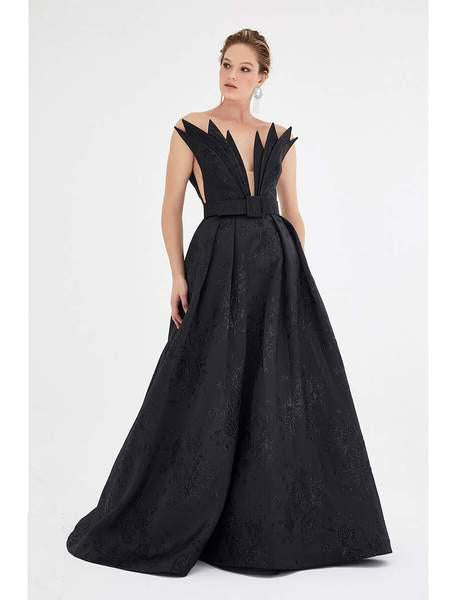 Saboroma - 4586 Deep V-neck Pleated Ballgown In Black