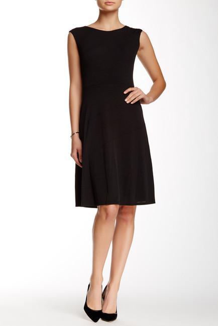 Nine West - 10570402-169 Jewel Cap Sleeves Cocktail Dress in Black
