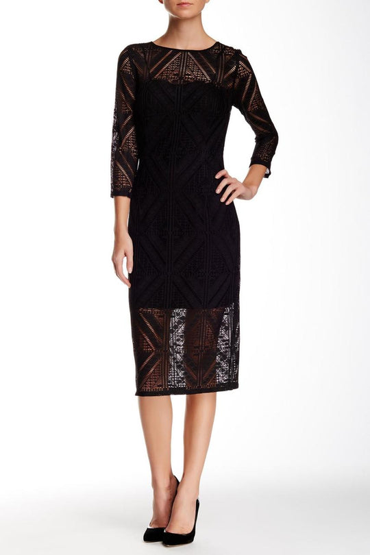 Adrianna Papell - Lace Cut out Pattern Jewel Neck Dress 16260630 in Black