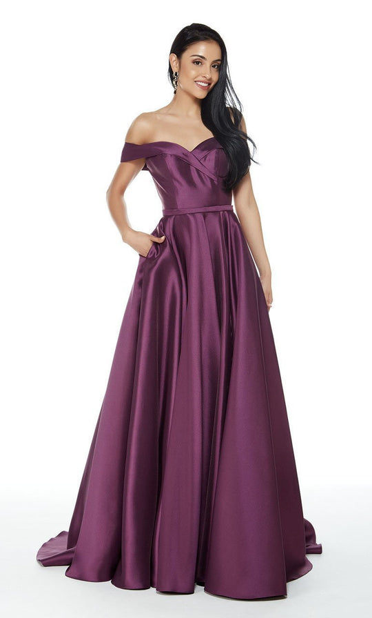 Off-Shoulder Mikado Ballgown With Train in Purple