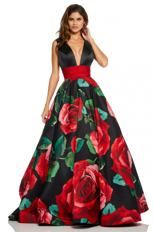Sherri Hill - 52898 V-Neck Long Black Dress In Black and Red