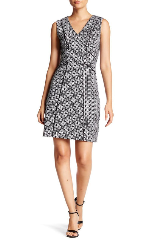Adrianna Papell - AP1D100318 Diamond Pattern Knit Dress in Black and White