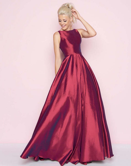 Mac Duggal - 66562L Sleeveless Bateau Ballgown In Red