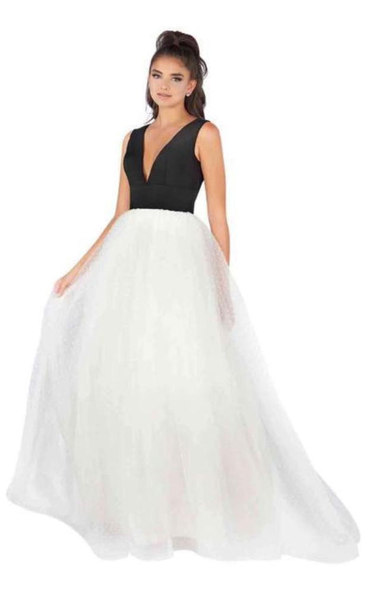 Mac Duggal Flash - 66738L Sleeveless Jersey Swiss Dot Skirt Gown in Black and White