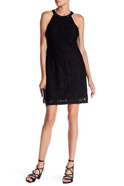 Nine West - 10648066 Halter Lace Sheath Cocktail Dress in Black