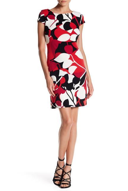 Nine West - 10647074 Colorful Bateau Jersey Cocktail Dress in White and Multi-Color