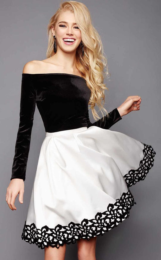 Clarisse - 3346 Contrast Off-Shoulder Velvet Dress In Black and White