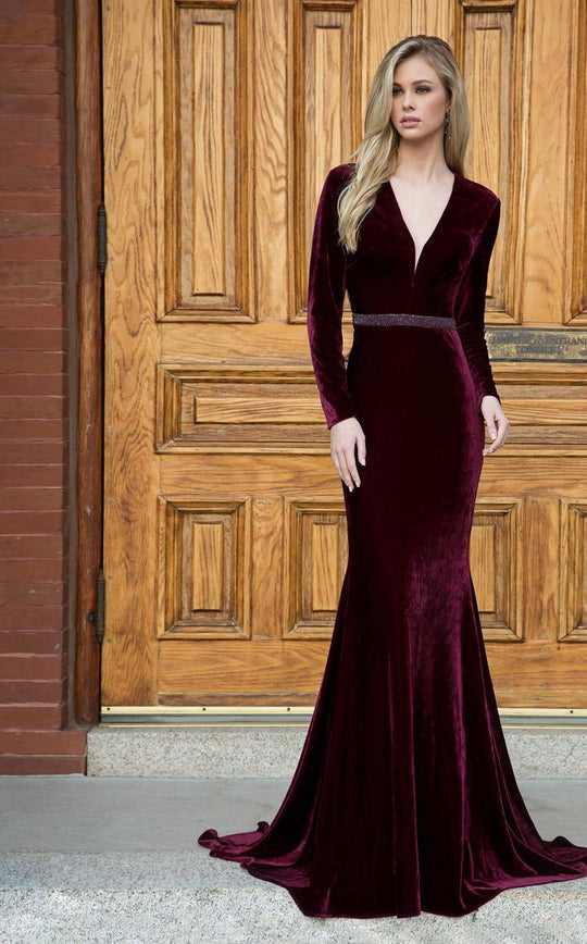 Colors Dress Plunging V-Neck Long Sleeve Velvet Gown - 1 pc Burgundy In Size 8 Available In Red
