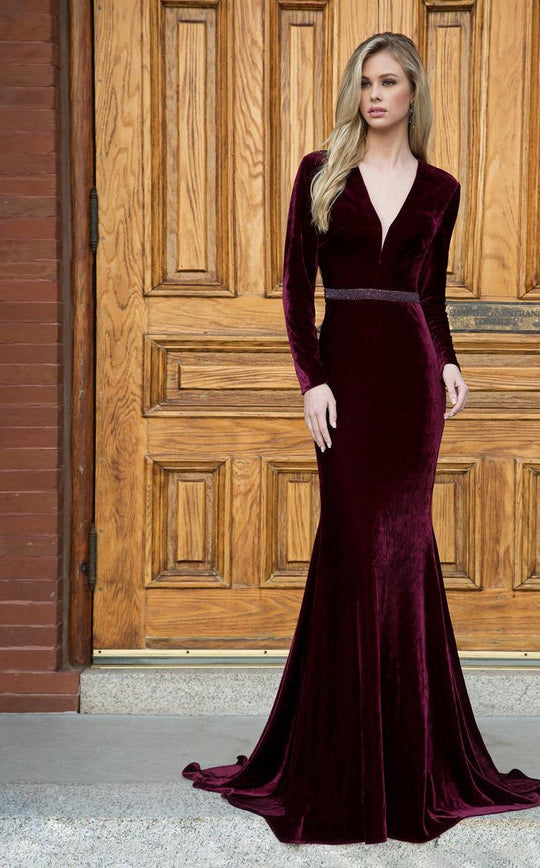 Colors Dress - 1780 Long Sleeve Velvet Trumpet Dress in Red