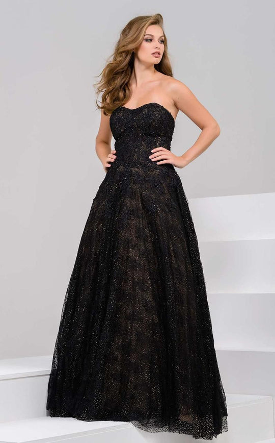 33507 Embellished Sweetheart Ballgown