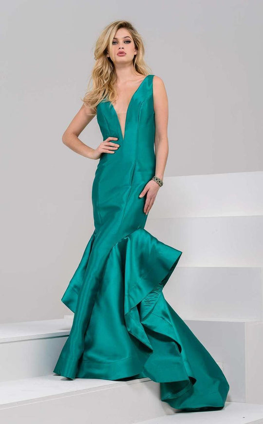 39814 Deep V-Neck Ruffled Mermaid Dress
