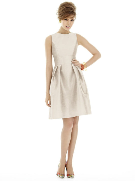 D679 Bridesmaid Dress in Champagne