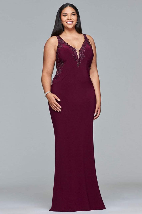 9432 Lace V-neck Sheath Dress