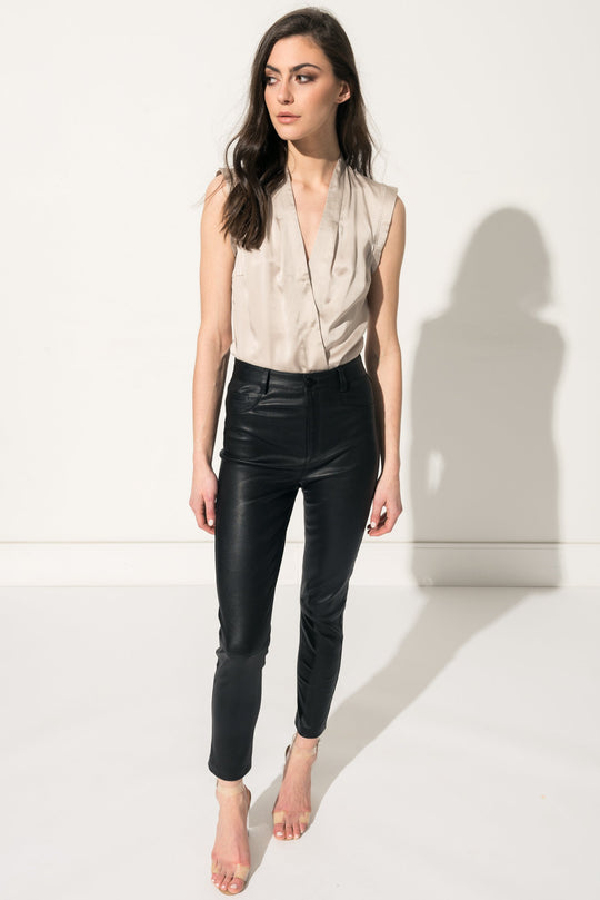 CINTA Pink Sleeveless Silk Bodysuit | CINTA Justaucorps rose en soie sans manches