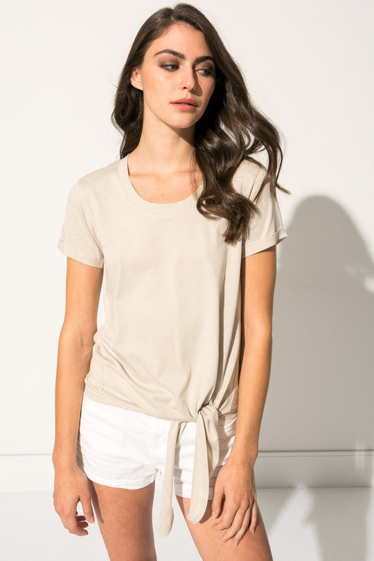 FENIA Beige Tie Front Tee | FENIA Tee-shirt beige noué à l'avant
