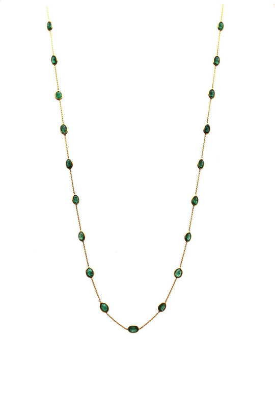 Emerald Oval Necklace in 18k Yellow Gold
