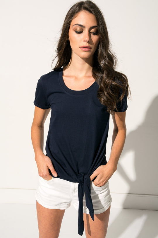 FENIA Navy Tie Front Tee | FENIA Tee-shirt marine noué à l'avant