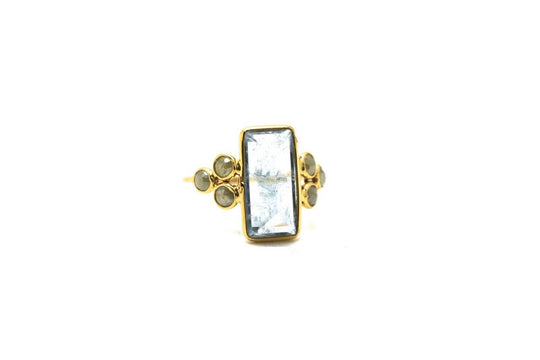 18K Yellow Gold Ring With Aquamarine and Organic Diamond