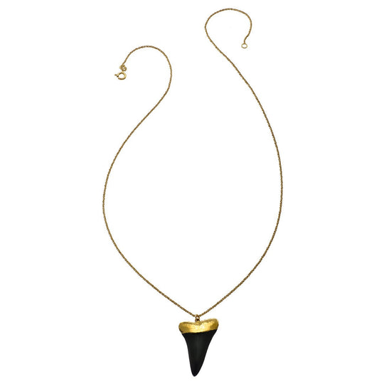 Kiss Necklace - Mako Shark Tooth