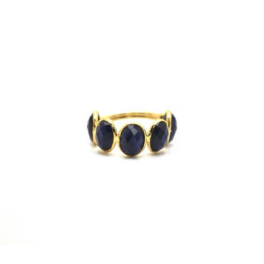 Blue Sapphire Oval Ring in 18kt Yellow Gold