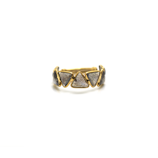 Labradorite Tringle Adjustable Ring in 18k Yellow Gold