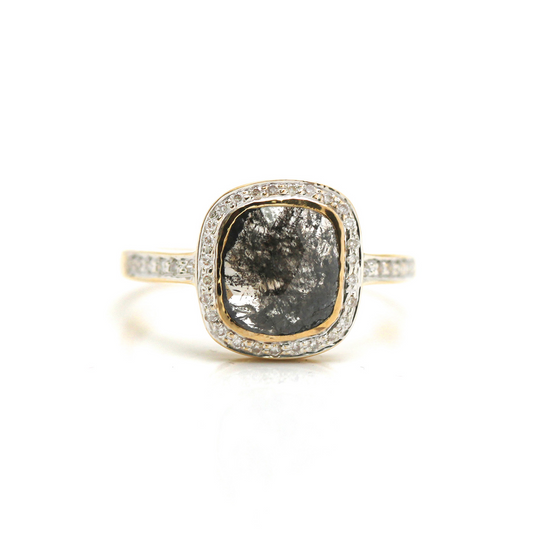 Tresor Collection - Organic diamond slice with round brilliant diamond ring in 18k YG