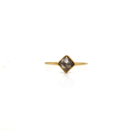 Diamond Squarae Cube Ring in 18k Yellow Gold