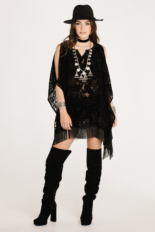 SPELLBINDING PONCHO TOP