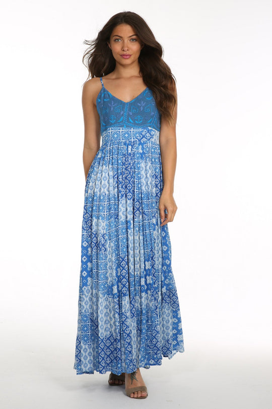 COASTAL KISS MAXI DRESS