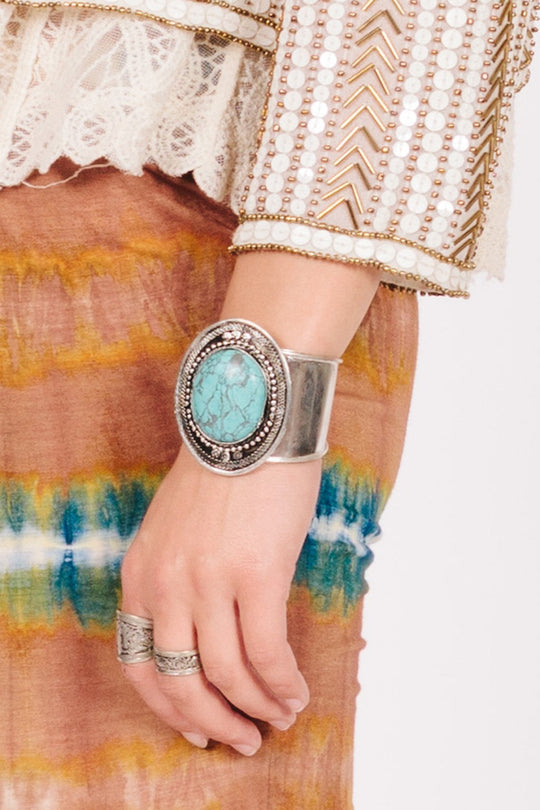 PENDANT CUFF BRACELET