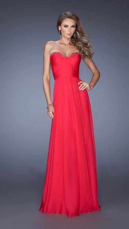 La Femme - Strapless Sweetheart Dress in Red