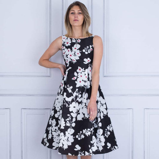 Adrianna Papell - AP1E202723 Floral Bateau Cocktail Dress In Black and White