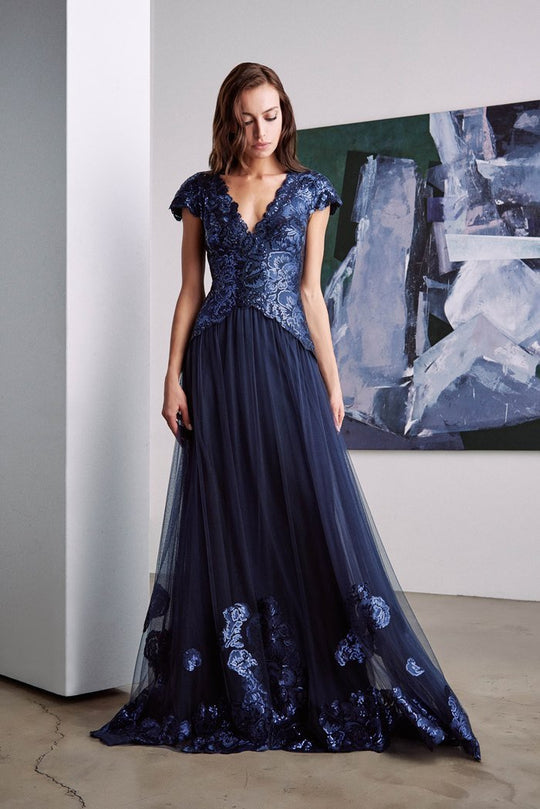 Tadashi Shoji - Cap Sleeve Scalloped V-Neck Appliqued Gown In Blue