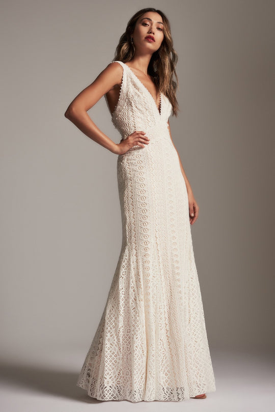 Tadashi Shoji - Plunging V-Neck Crochet Lace Trumpet Gown In White