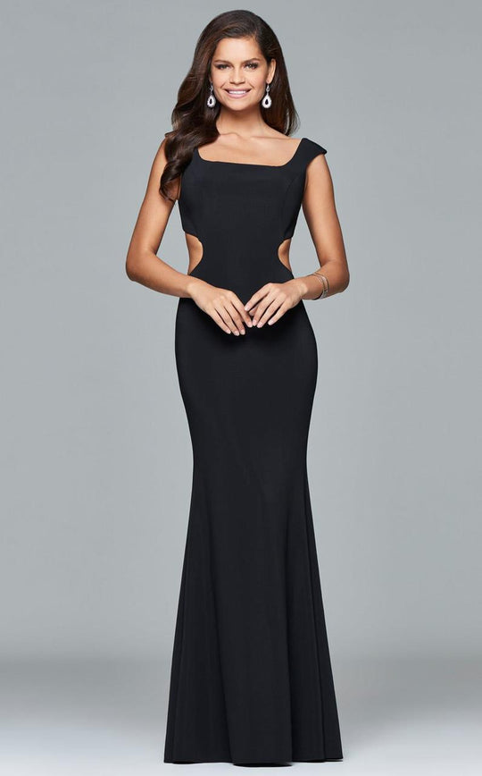 7988 Long stretch ottoman dress with zipper detail