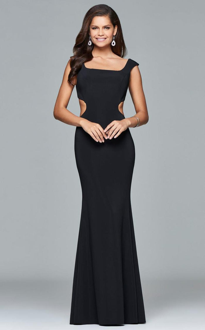 7988 Long stretch ottoman dress with zipper detail