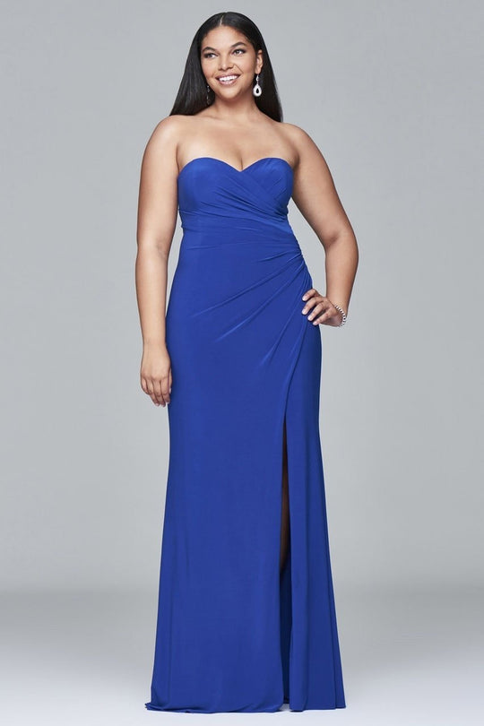 9413 Long sweetheart neck dress with high skirt slit