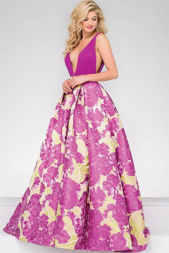 Plunging Neckline Pleated Prom Ballgown 48923