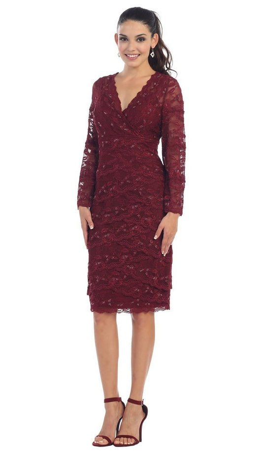 May Queen - Scalloped V-Neck Knee Length Lace Cocktail Dress