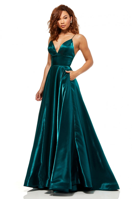 Sherri Hill - 52424 V-Neck Open Back Evening Dress In Green